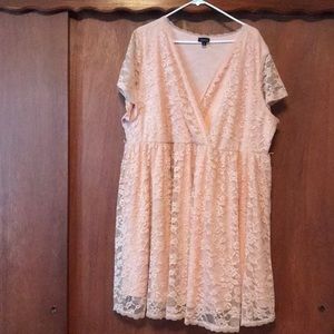💥PLUS SIZE💥Lace Peach Dress